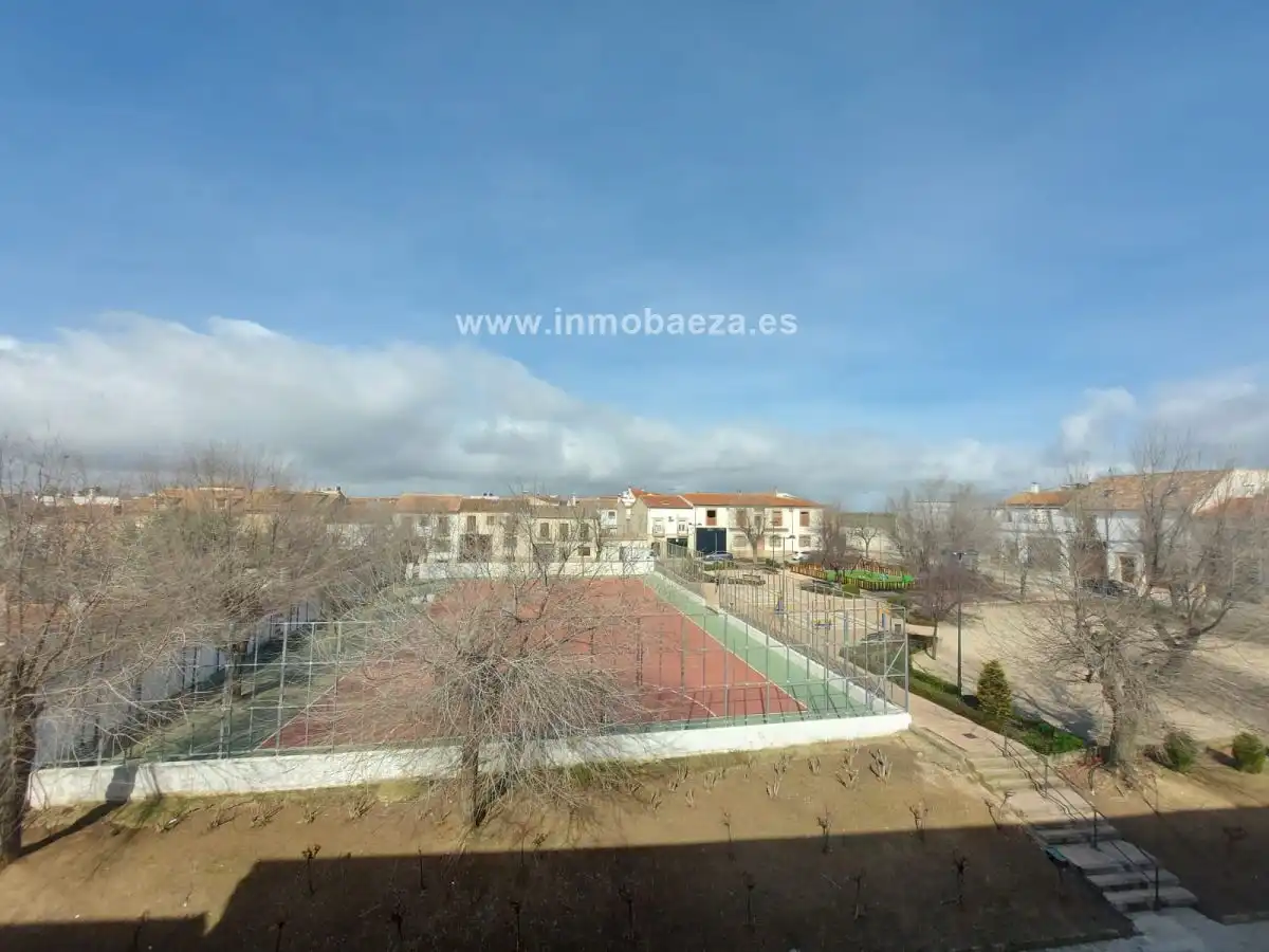 Piso de 85 m² en Baeza