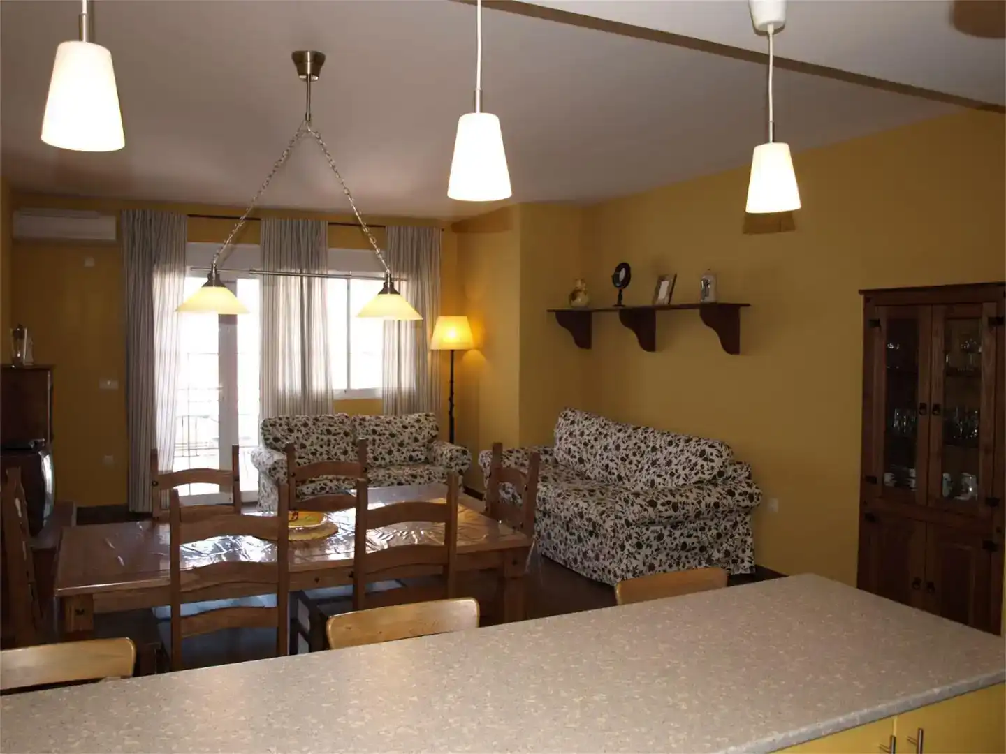 Piso de 450 m² en Orellana de la Sierra