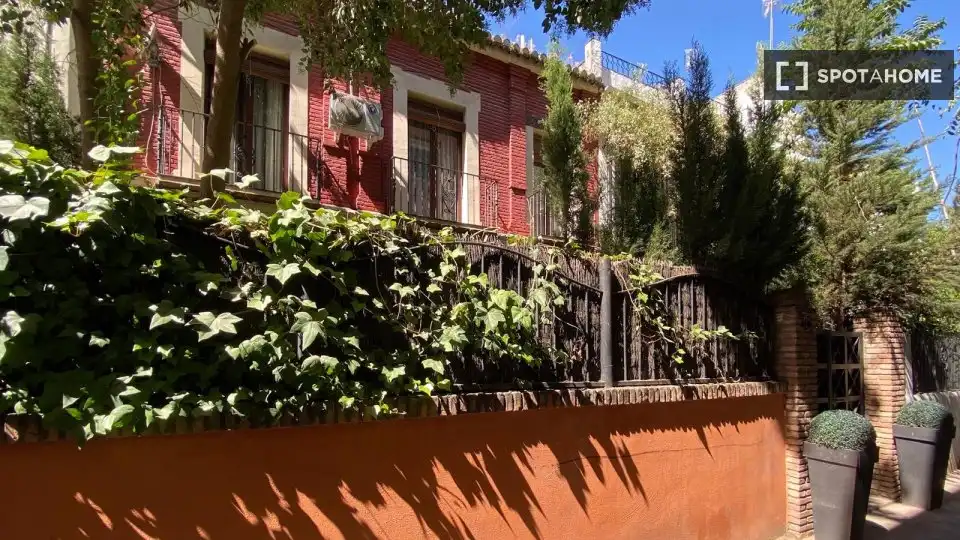Habitación 220 m², Granada