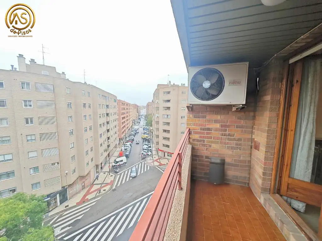 Piso de 93 m² en Zaragoza
