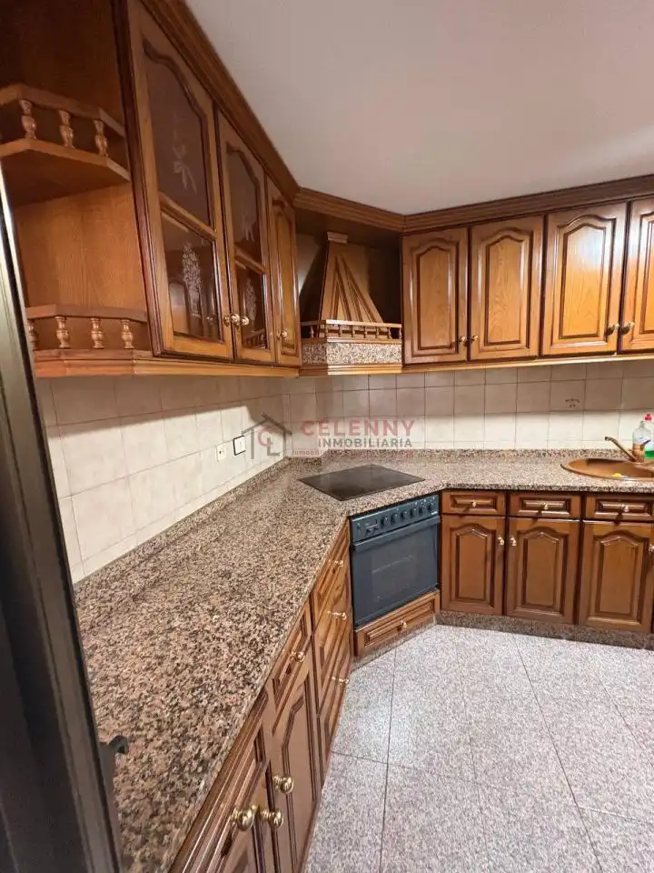 Piso de 90 m² en Ourense