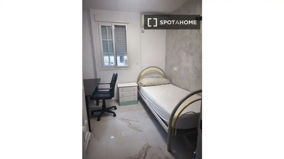 Habitación 92 m², Sevilla