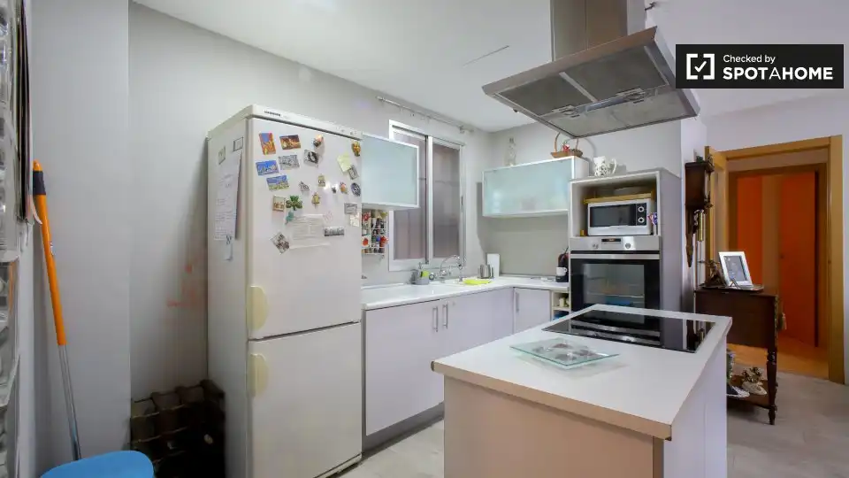 Habitación 75 m², Valencia