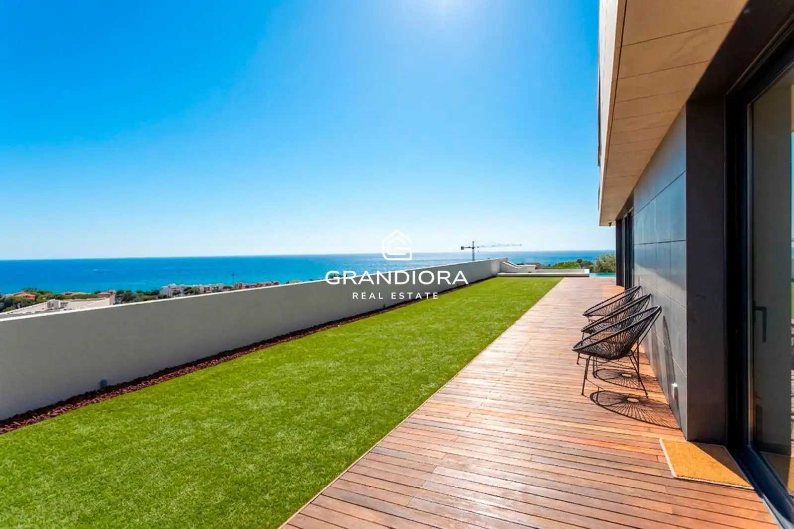 Piso de 450 m² en Población de Arroyo