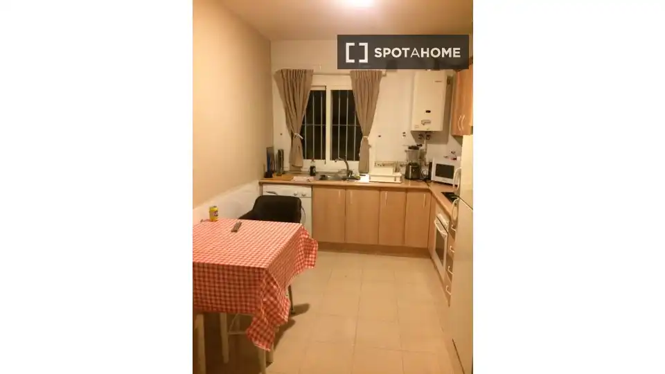 Habitación 76 m², Málaga