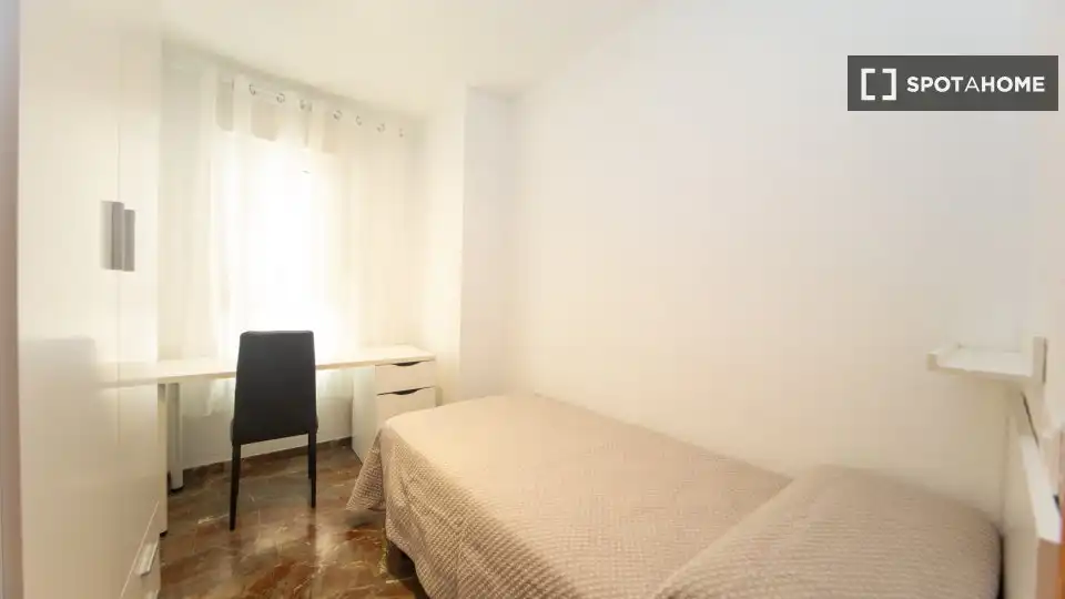 Habitación 92 m², Granada