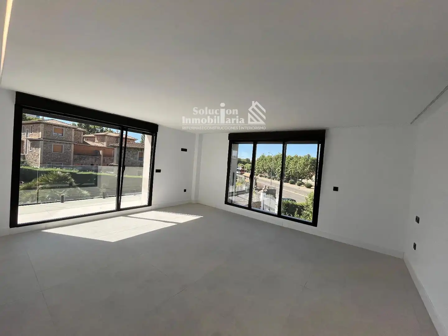 Pis de 500 m² a Villamayor