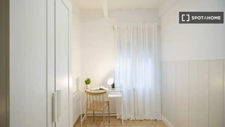 Habitación 600 m², Madrid