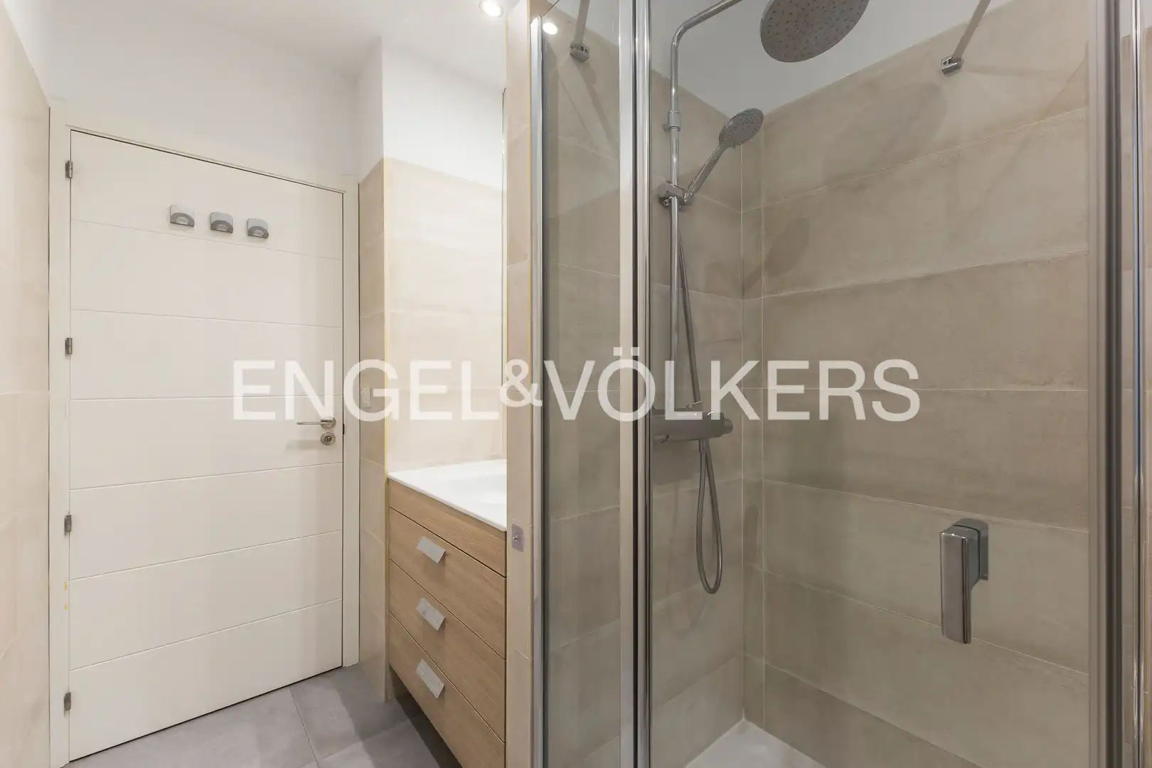 Wohnung 113 m² in Madrid