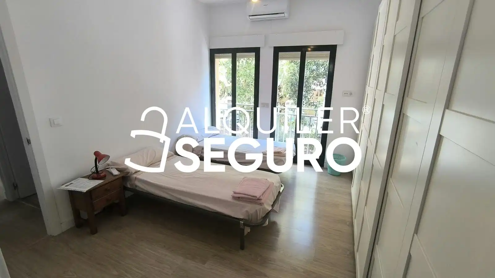 Flat 92 m² in Seville