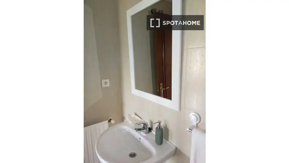 Habitación 52 m², Oviedo
