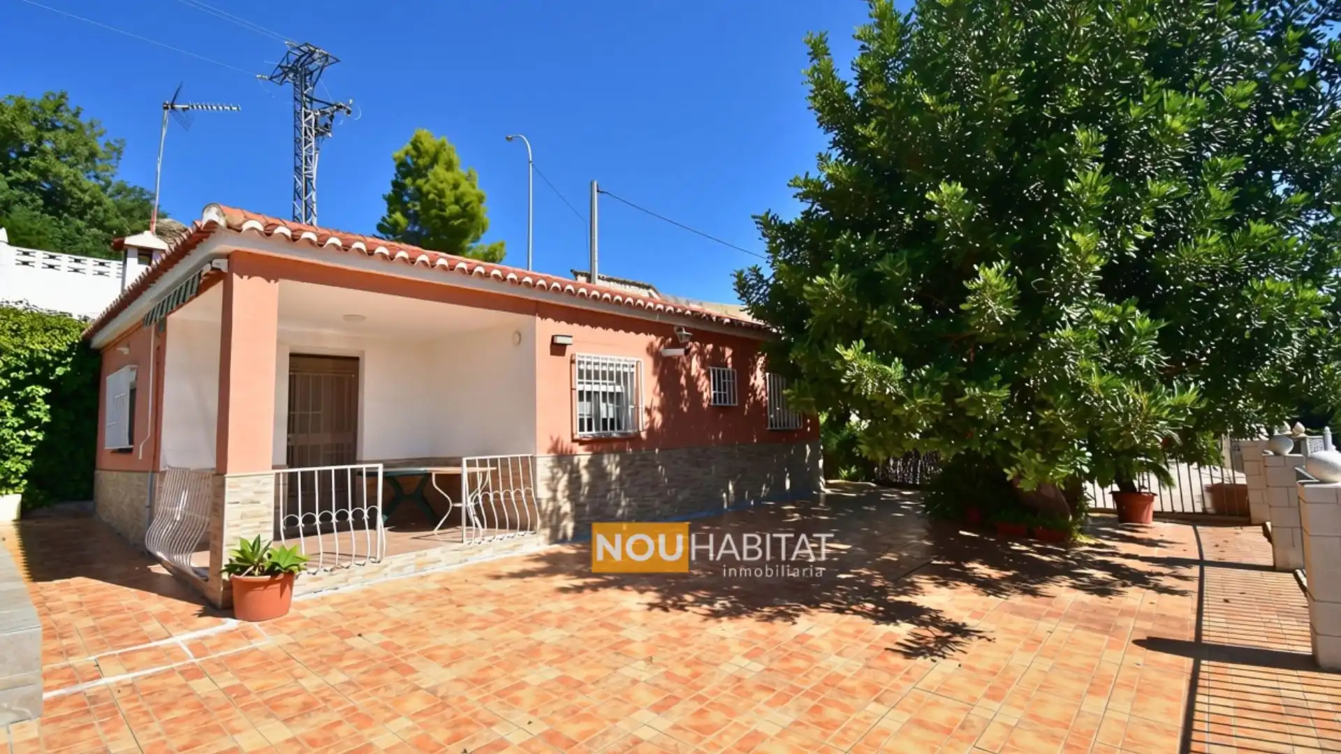 Haus 61 m² in Montroi / Montroy