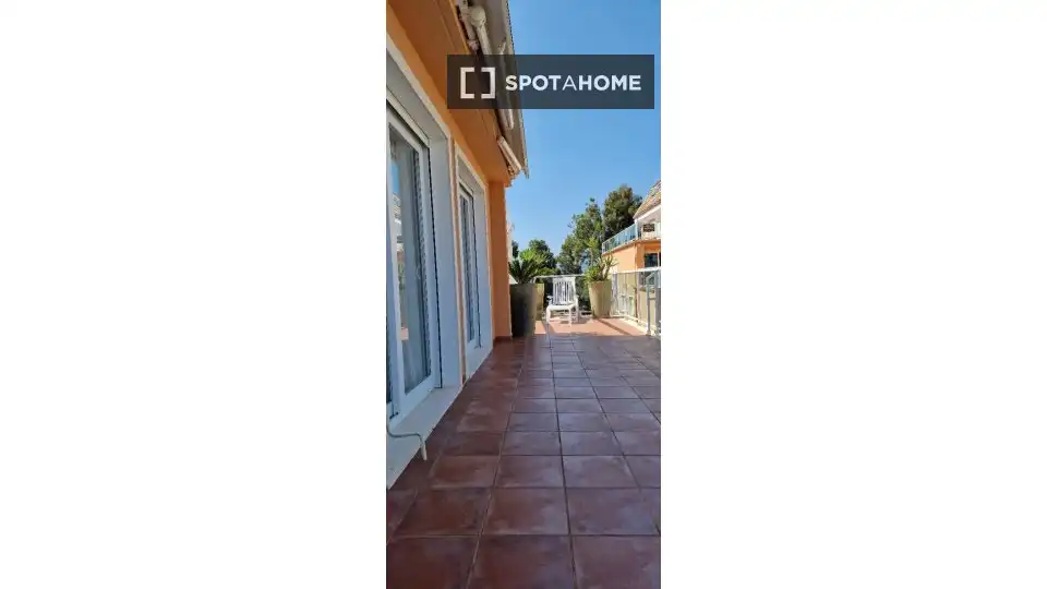 Habitación 106 m², Dénia
