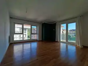 Piso de 100 m² en Ames