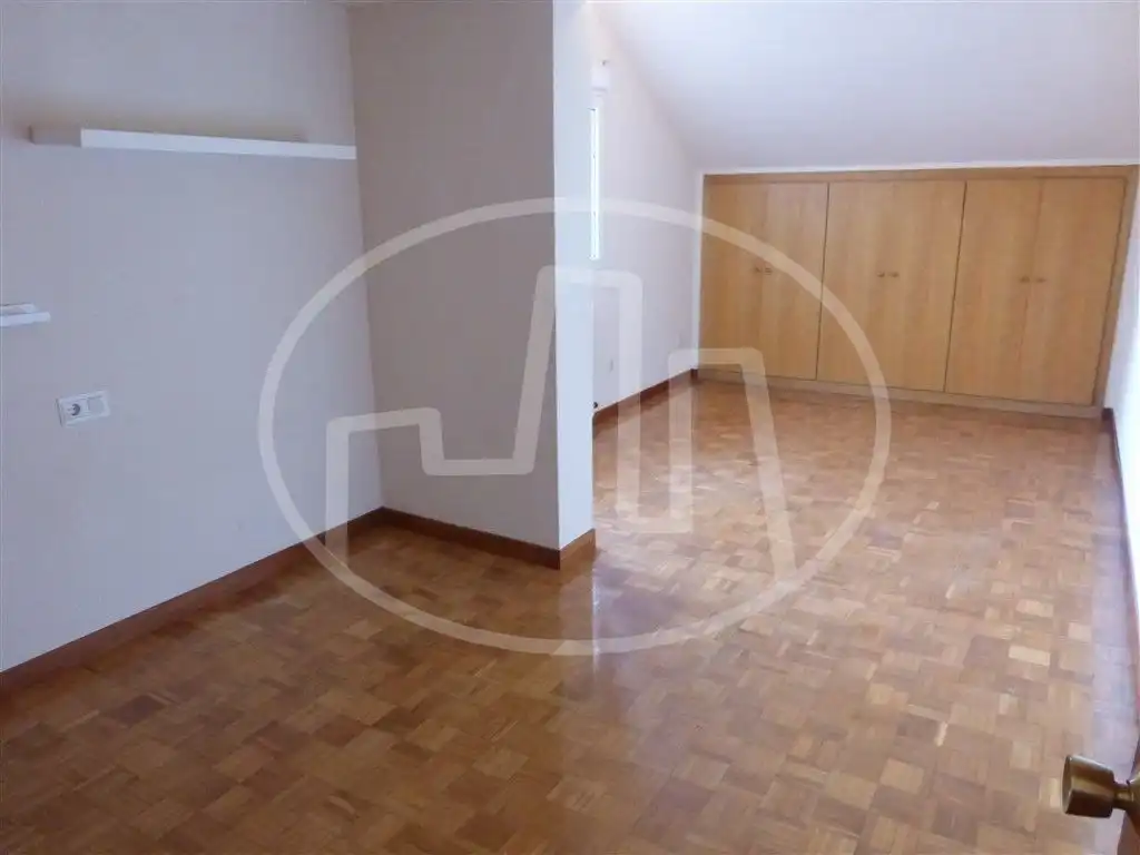 Casa de 190 m² en Valle de Egüés
