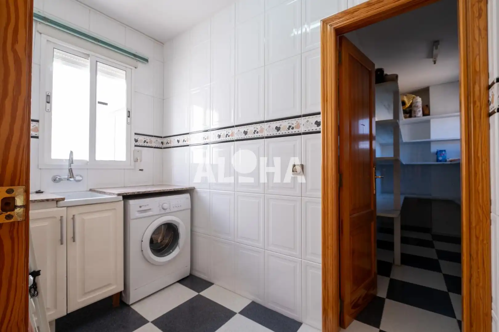 Habitación 346 m², Moncada