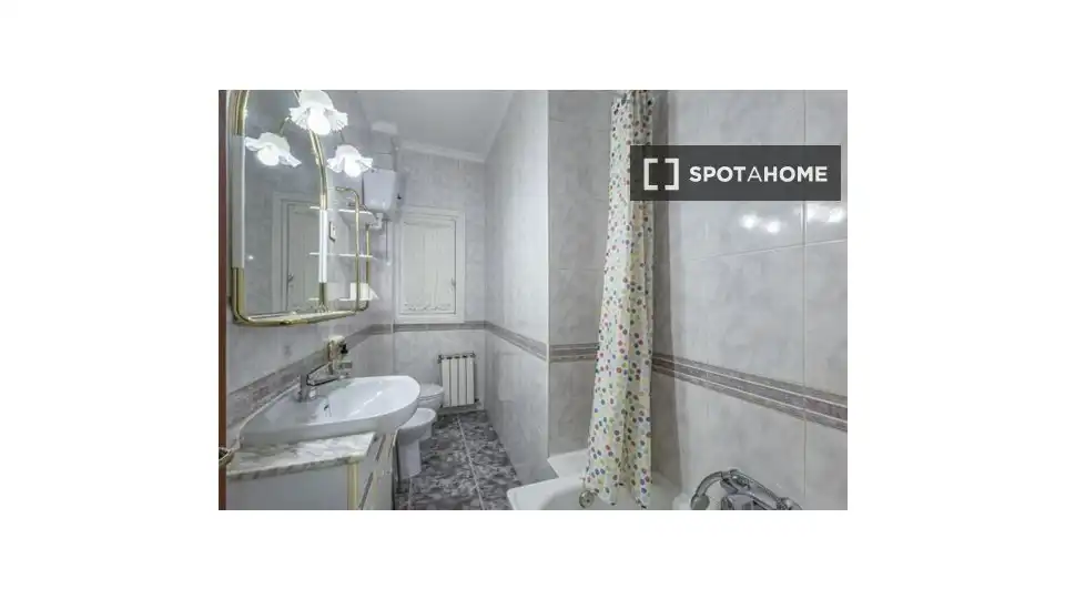 Habitación 129 m², Granada