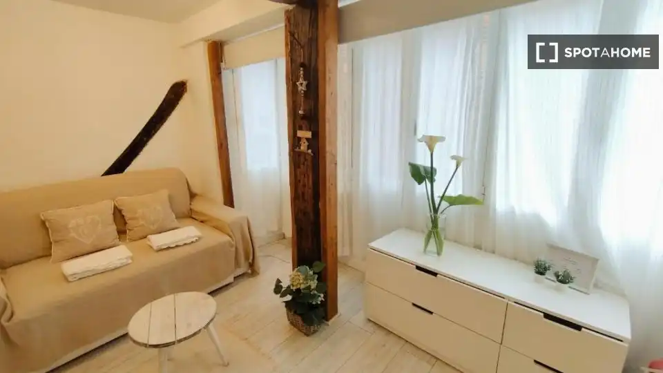 Habitación en alquiler, Mundaca