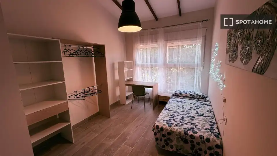 Habitación 104 m², San Juan de Alicante