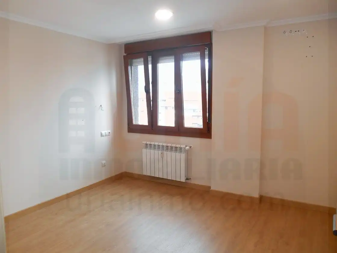 Piso de 70 m² en Oviedo