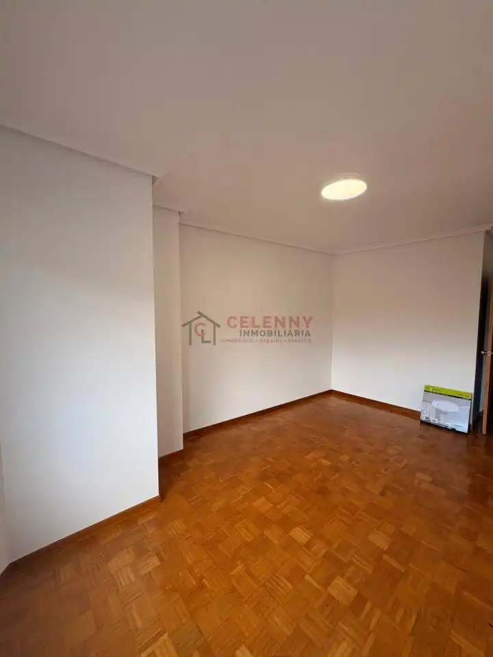 Piso de 90 m² en Ourense