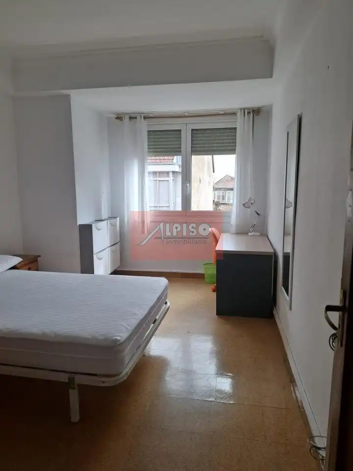 Piso de 85 m² en Ourense