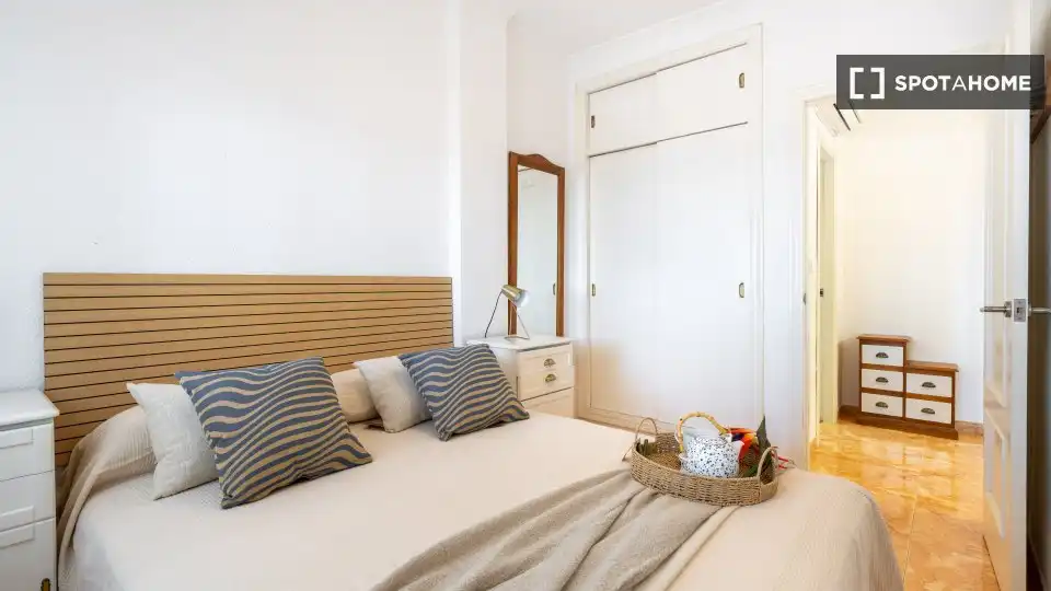 Habitación 104 m², Roquetas de Mar