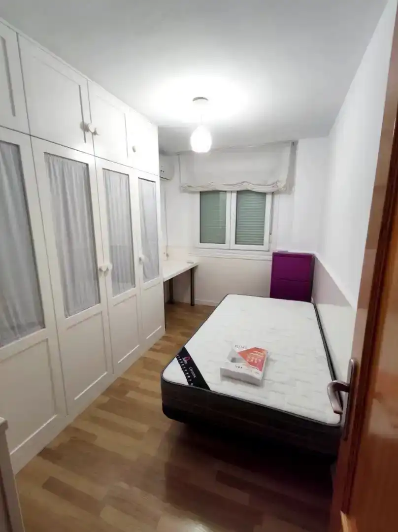 Habitación 90 m², Almería