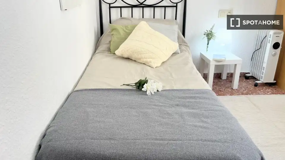Habitació de lloguer, Burjassot