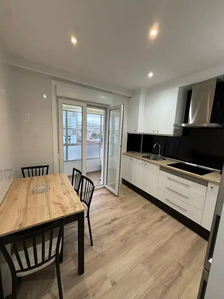 Zimmer 120 m², Ourense