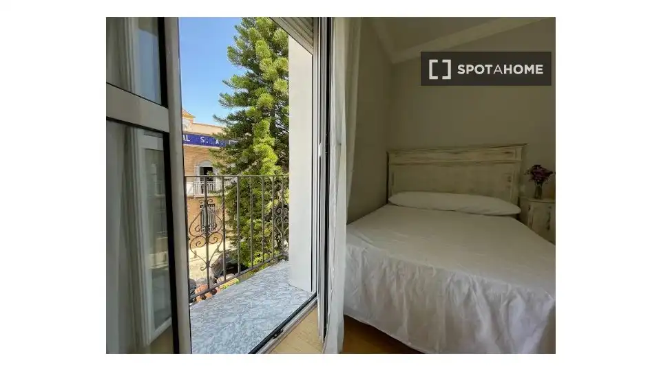 Habitación 345 m², Sevilla