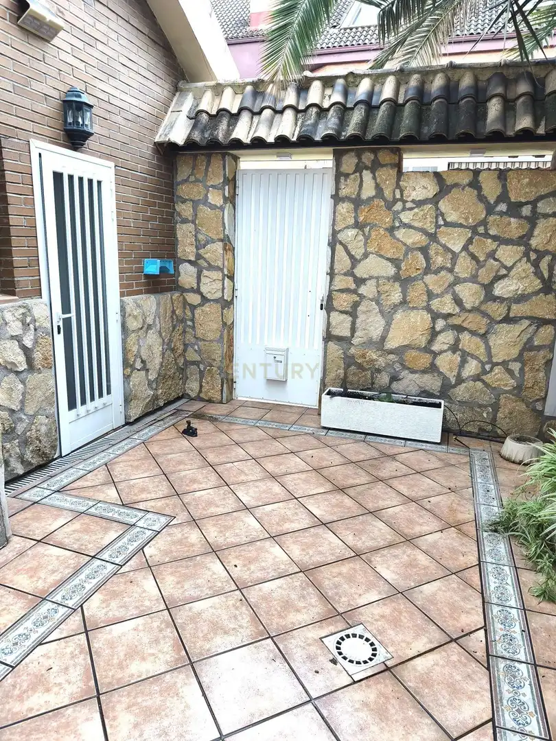 Appartamento 28 m² a Velilla de San Antonio