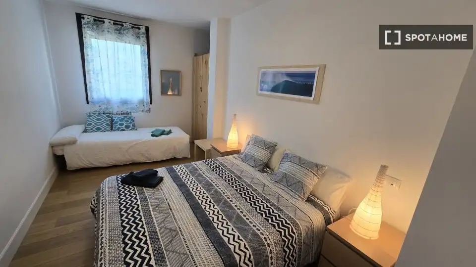 Habitación 345 m², Mendata