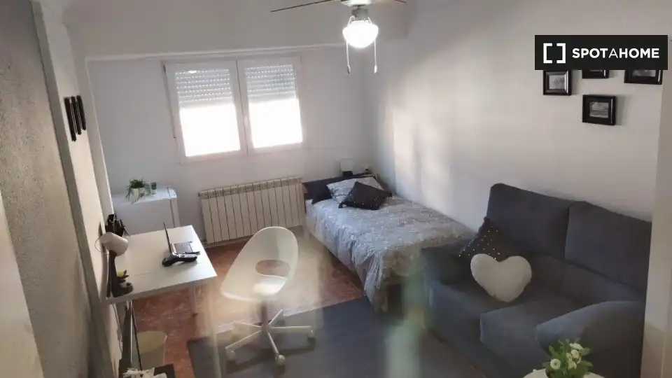 Habitación 90 m², Zaragoza
