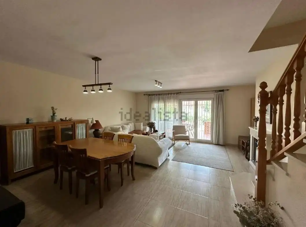 Casa de 240 m² en Alicante