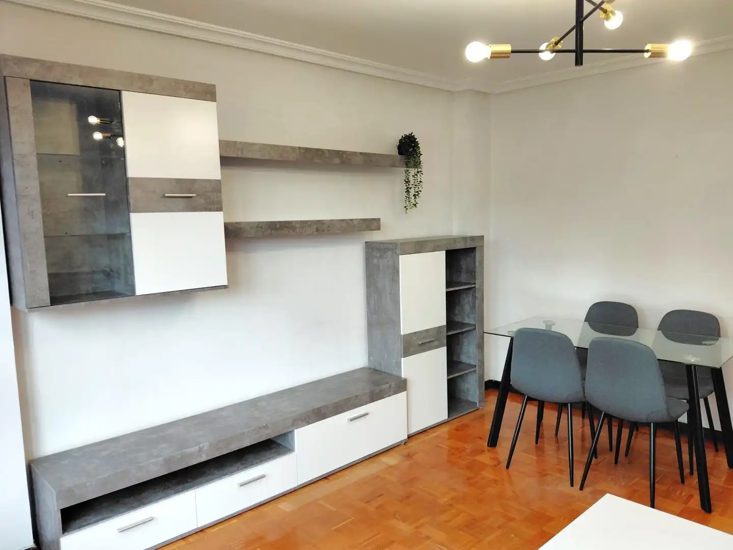 Pis de 70 m² a Oviedo