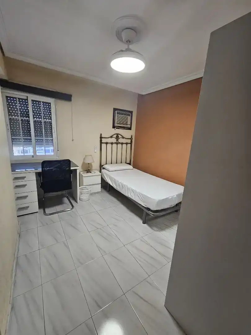 Zimmer 80 m², Sevilla
