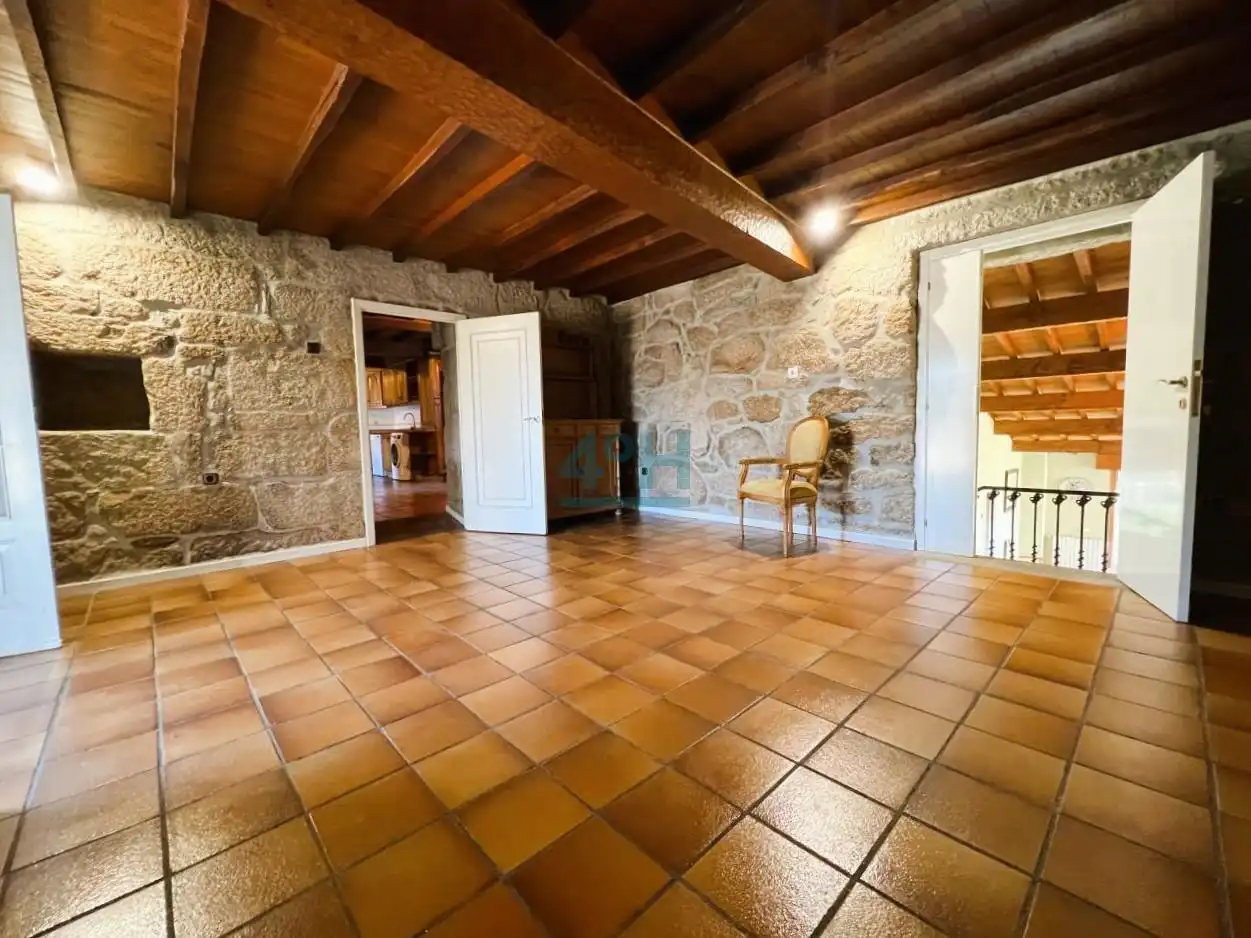 Casa de 590 m² a San Cibrao das Viñas
