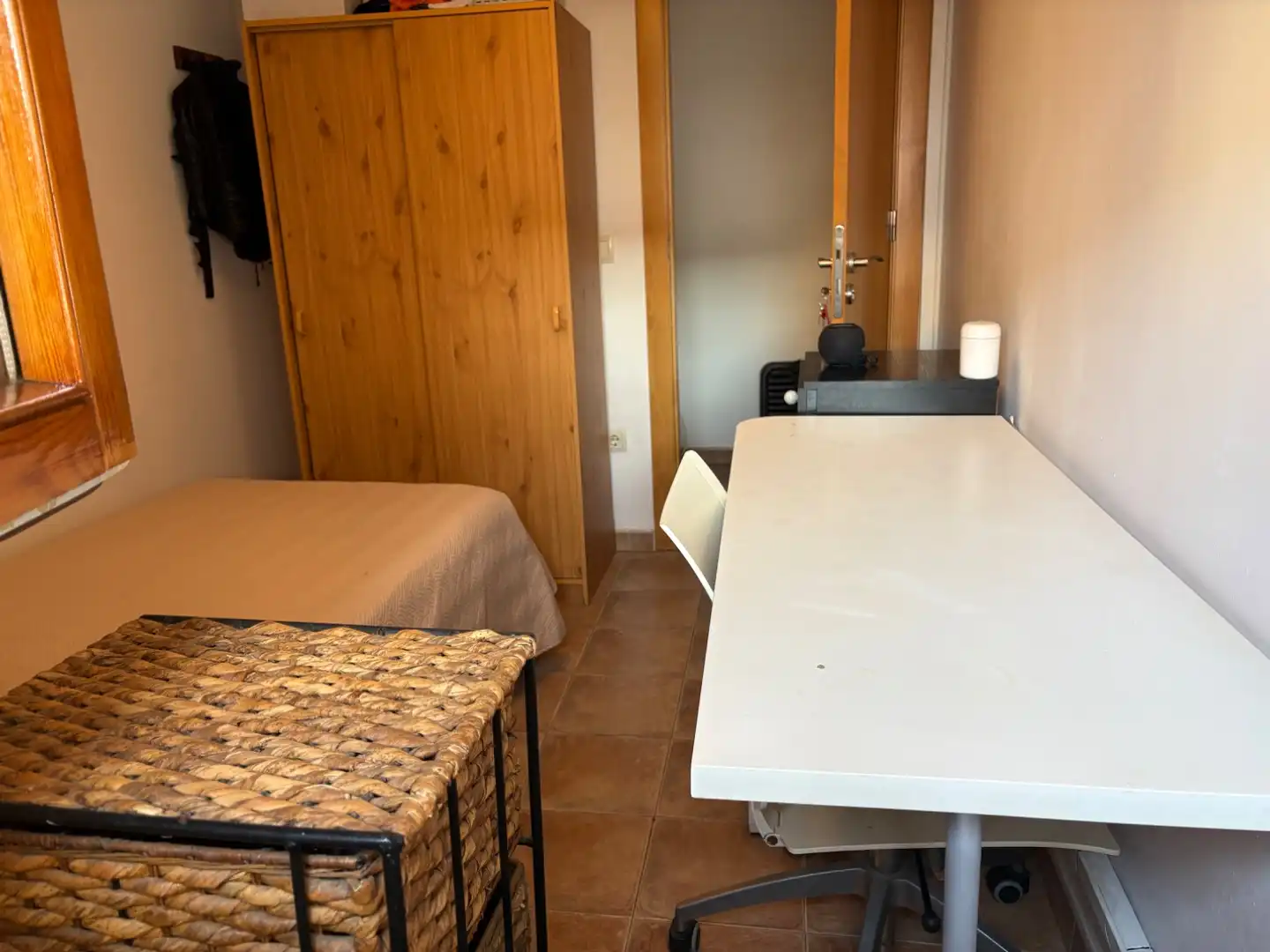 Room for rent, Montcada / Moncada