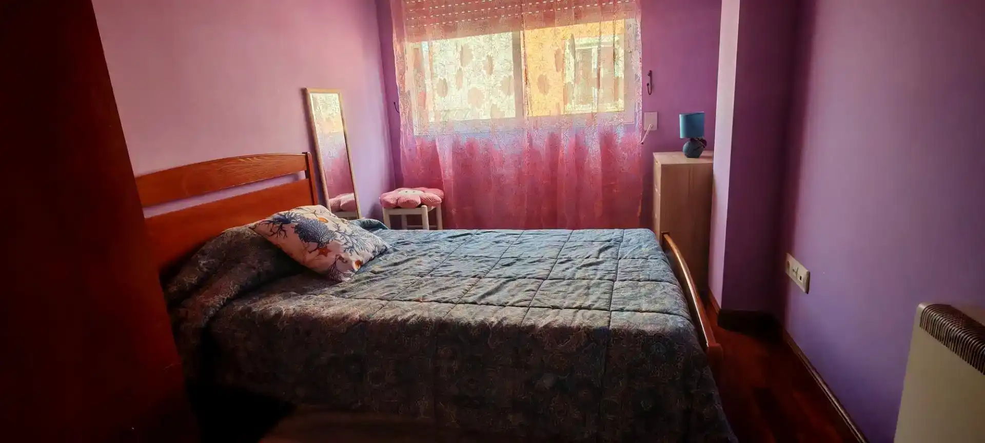 Habitación 90 m², Narón