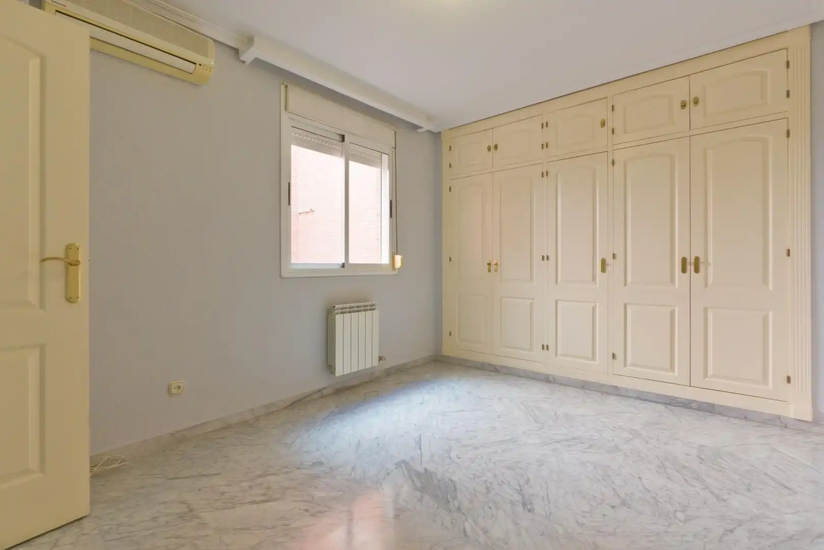 Piso de 80 m² en Granada