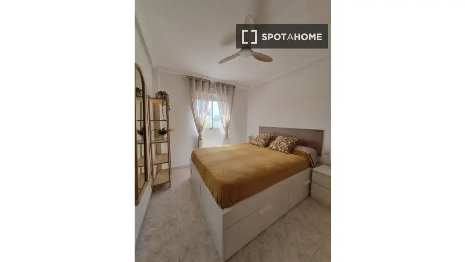 Habitación 81 m², Santa Pola