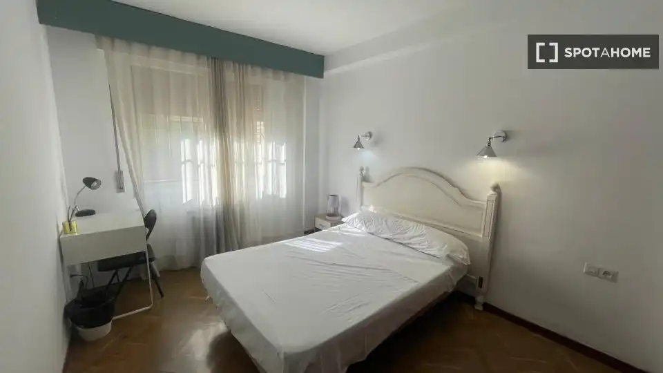 Habitación 232 m², Sevilla