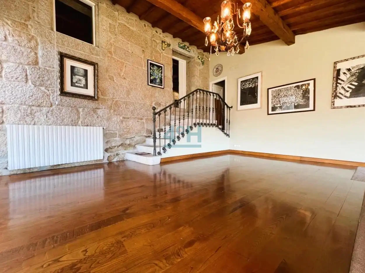 Casa de 590 m² a San Cibrao das Viñas