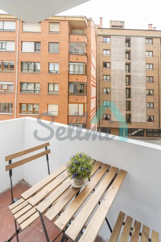 Piso de 81 m² en Oviedo