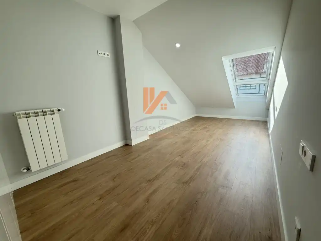 Piso de 136 m² en Santiago de Compostela