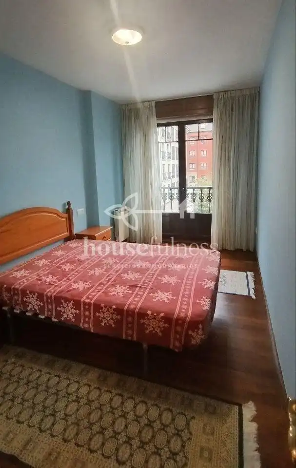 Pis de 1001 m² a Narón