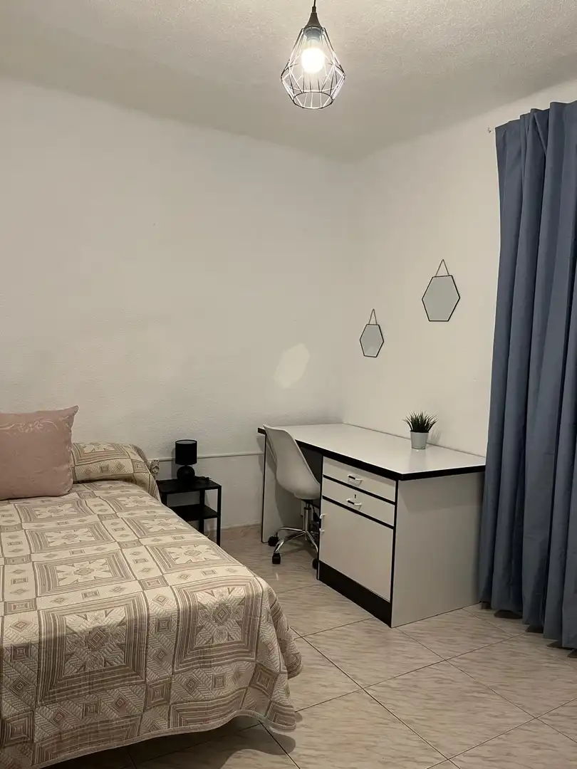 Habitación 76 m², Granada