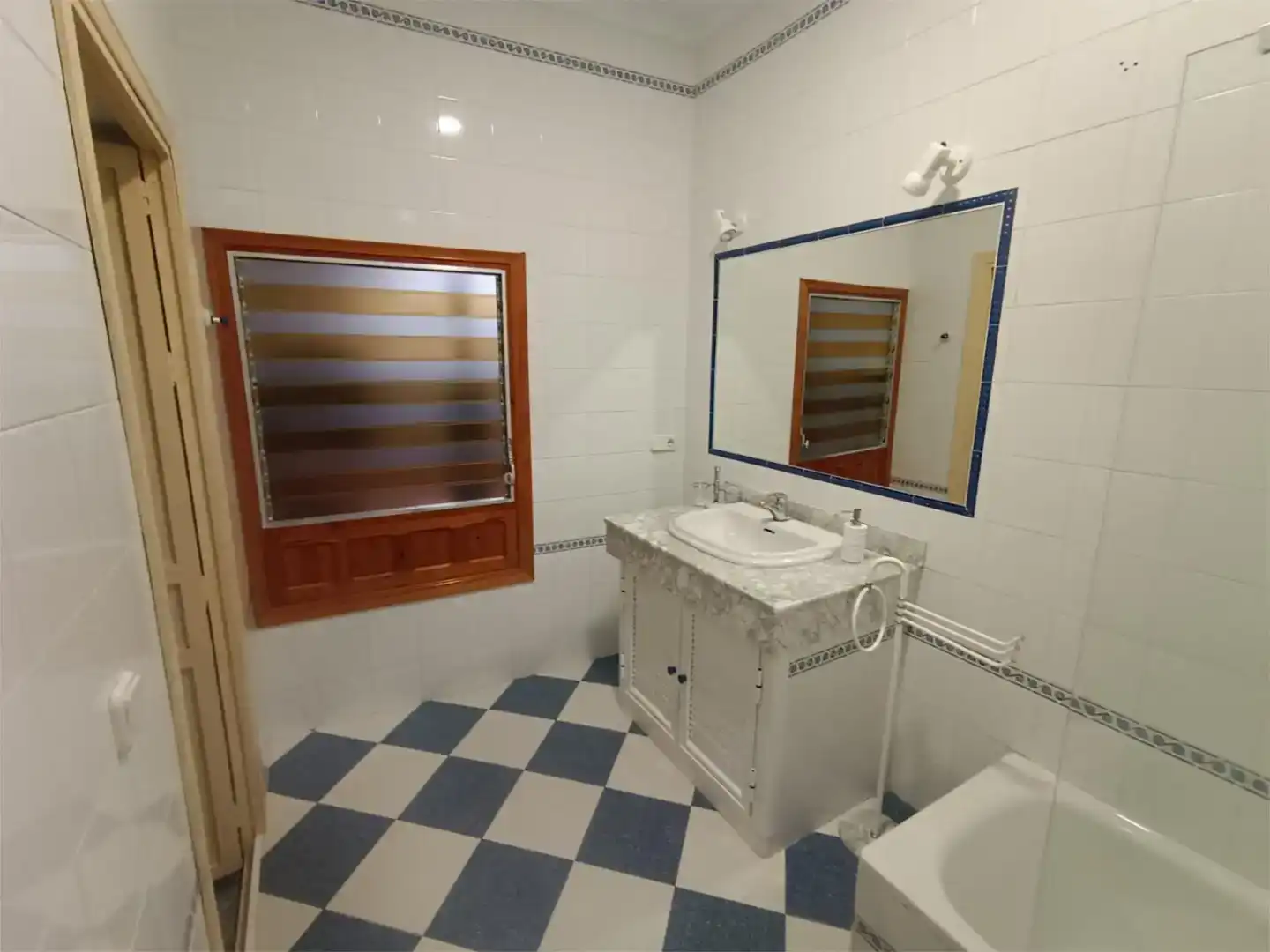 Casa de 400 m² en Montellano