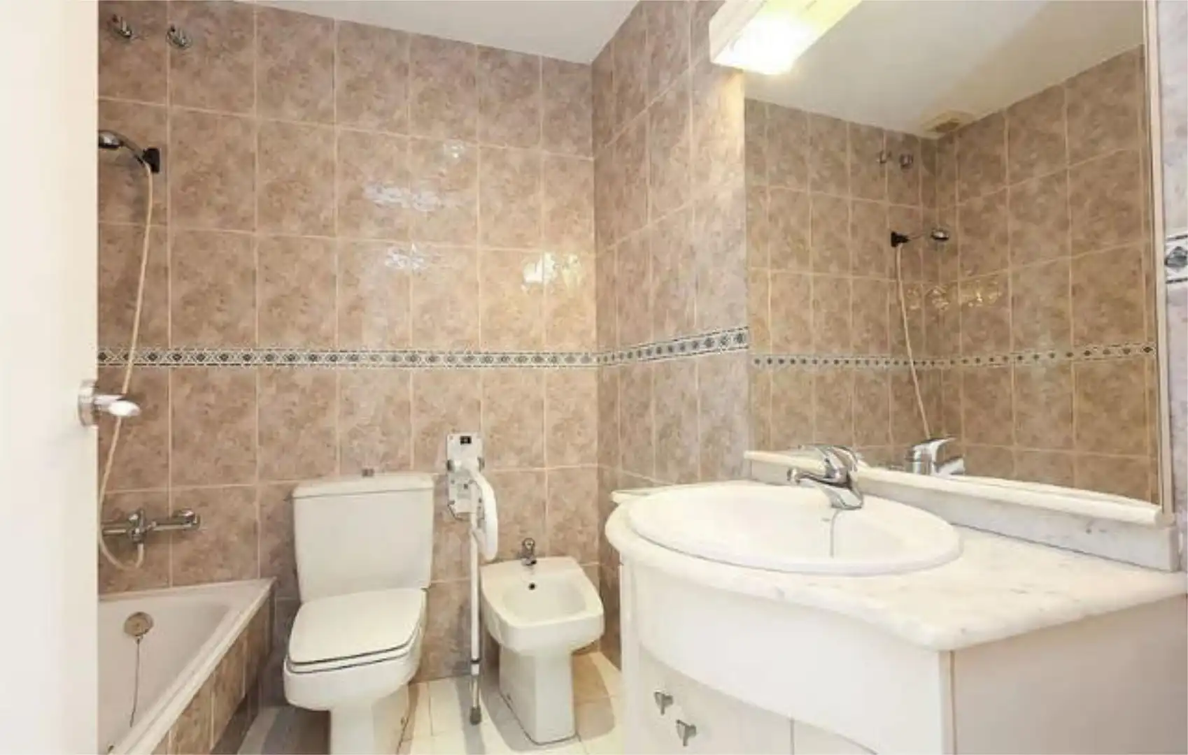 Wohnung 97 m² in l'Hospitalet de Llobregat